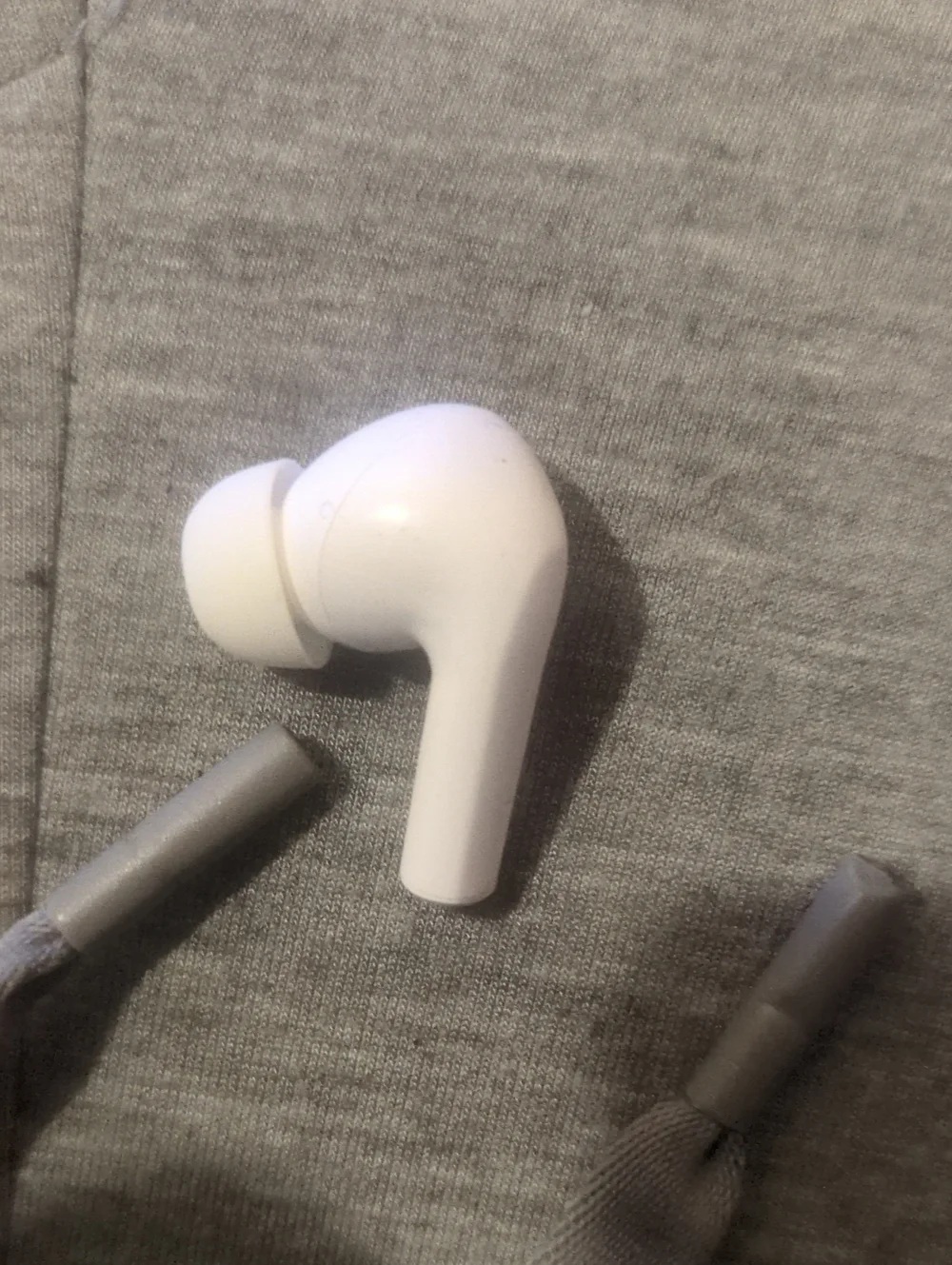 Apple White In-Ear Wireless Earbud